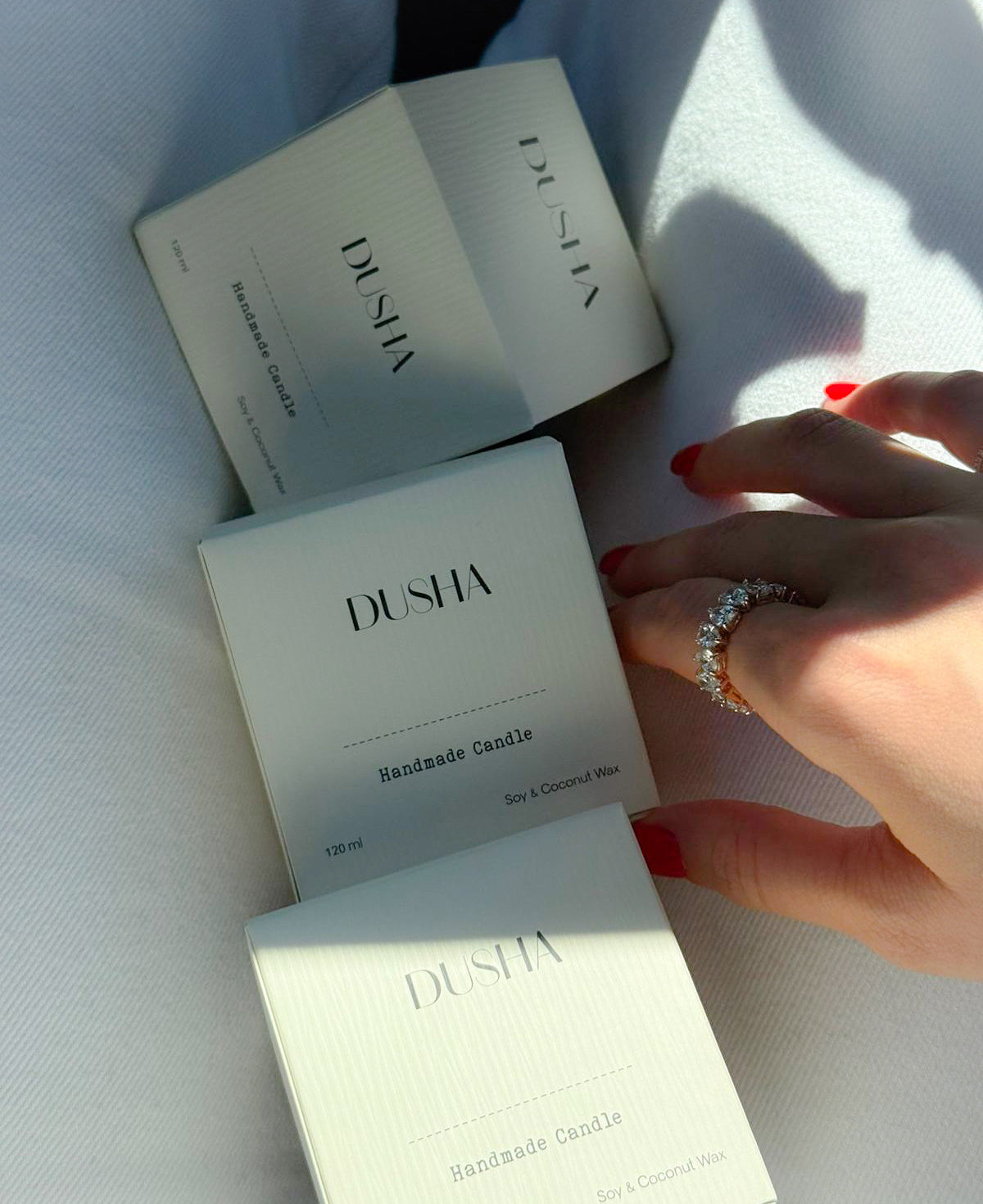 נרות טבעיים משעוות סויה – קסם קטן שמאיר את הבית